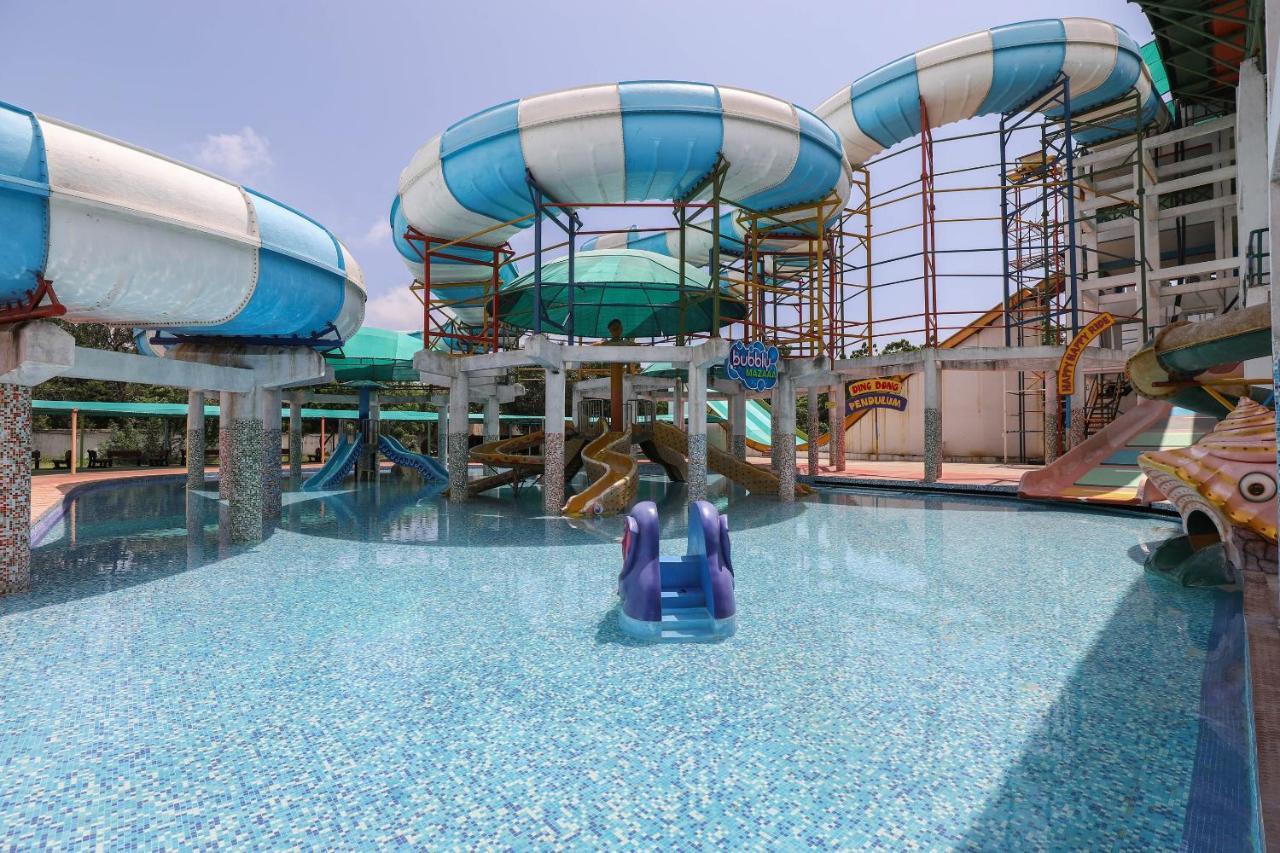 Capital O 49279 Chhab Chhaba Chhab Water Fun Park&Resort Damka Exterior foto
